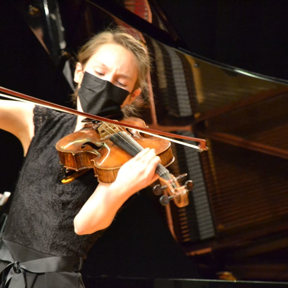 Sarah Strohm, lauréate du 7e concours jeunes solistes, lors de la remise des prix