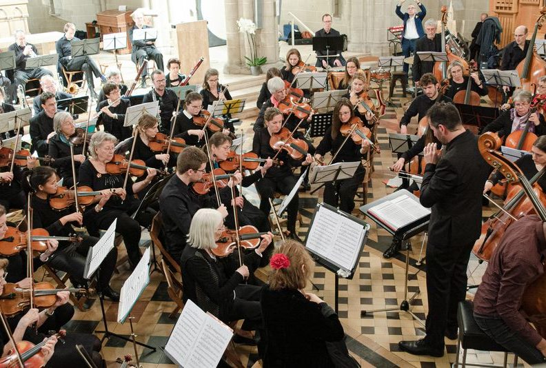 L’orchestre joue à l’Eglise Notre-Dame-des-Grâce de Lancy en février 2020